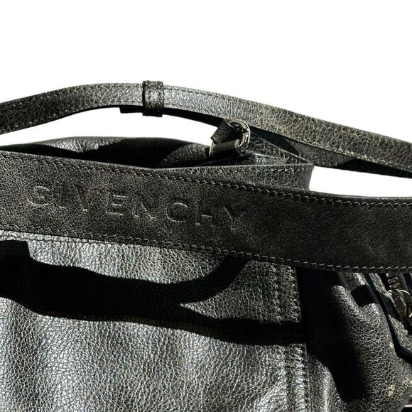 $1,700 Givenchy pandora crinkled leather Crossbody messenger - Picture 8 of 8